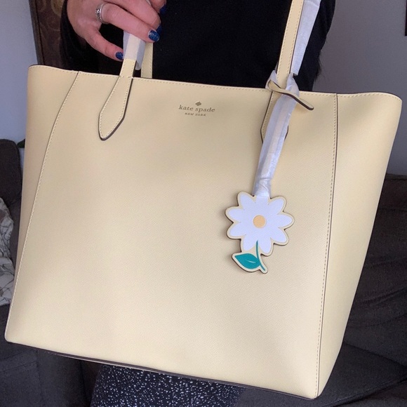 Authentic KATE SPADE Saffiano leather zip top Tote/Flower charm - Picture 13 of 14